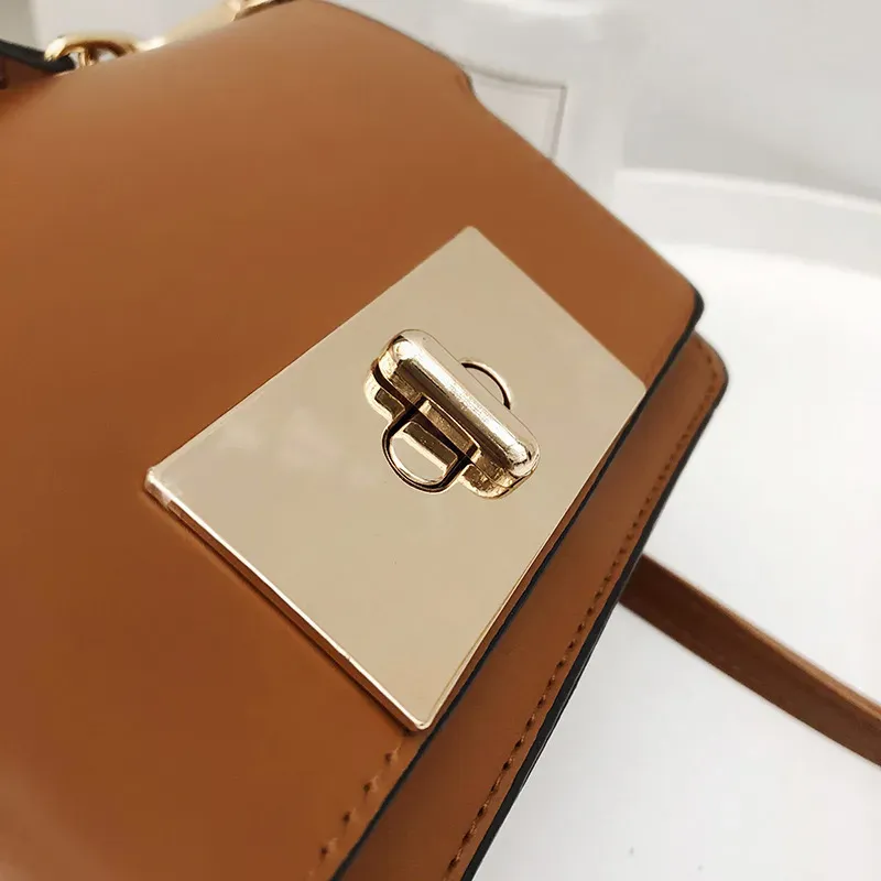 Simple Fashion Trendy All-match Versatile Shield Lock Buckle Messenger Handbags Design Crossbody Doctor Bags - Image 3