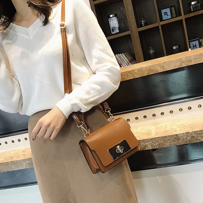 Simple Fashion Trendy All-match Versatile Shield Lock Buckle Messenger Handbags Design Crossbody Doctor Bags - Image 5