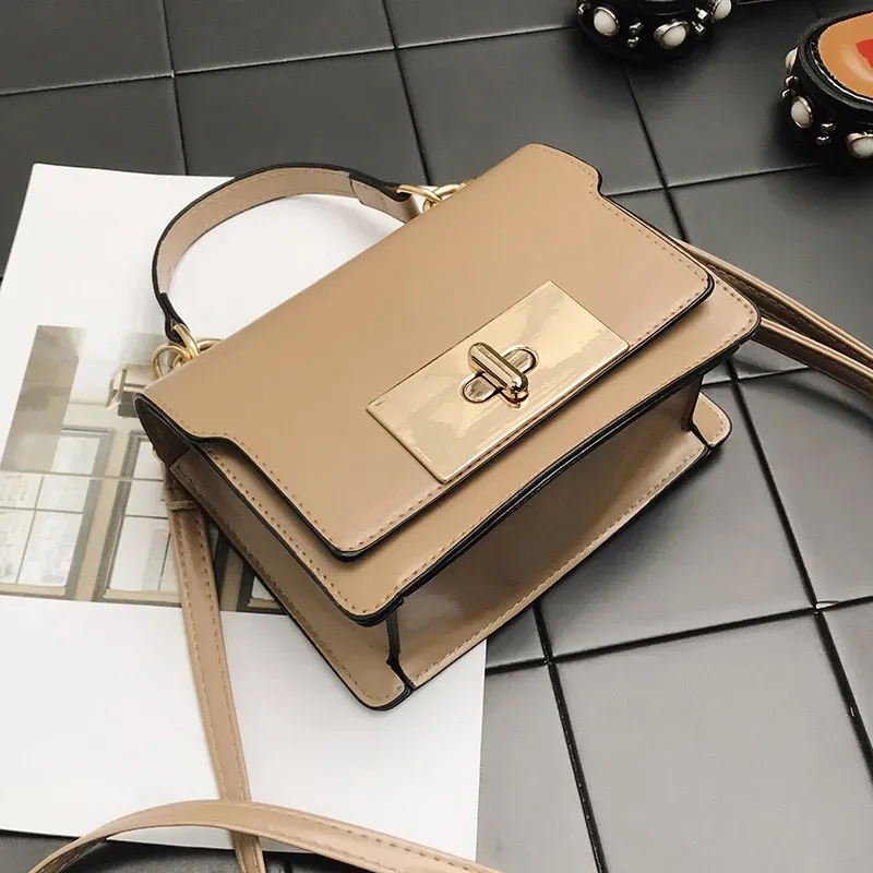 Simple Fashion Trendy All-match Versatile Shield Lock Buckle Messenger Handbags Design Crossbody Doctor Bags - Image 12