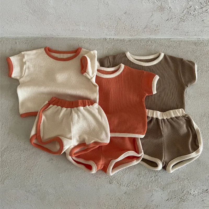 Wholesale Baby Fashion Color Contrast Short Sleeve Top And Shorts Two-Piece Set - Image 4