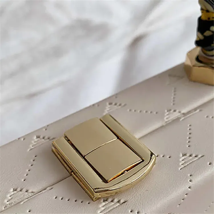 Women Fashion Ribbon Decoration Box Shape Chain Bag - Image 18