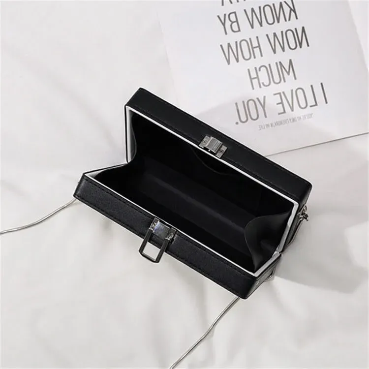 Women Retro Chain Strap Banknote Square Crossbody Bag - Image 4