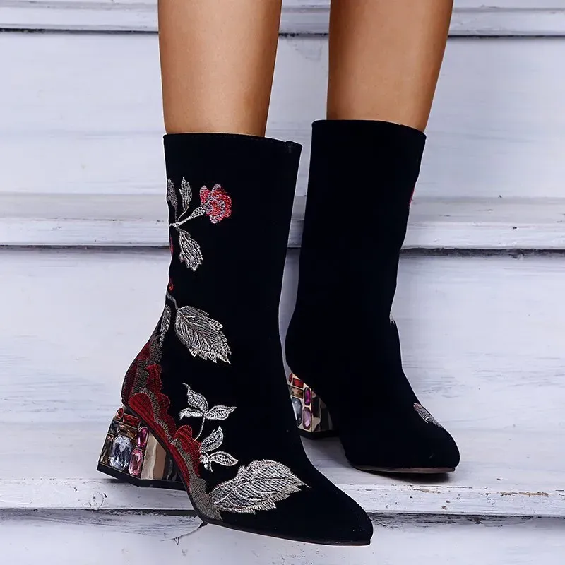 Size:4.5-12 Women Retro Flower Embroidery Chunky Heel Mid-Calf Boots - Image 3