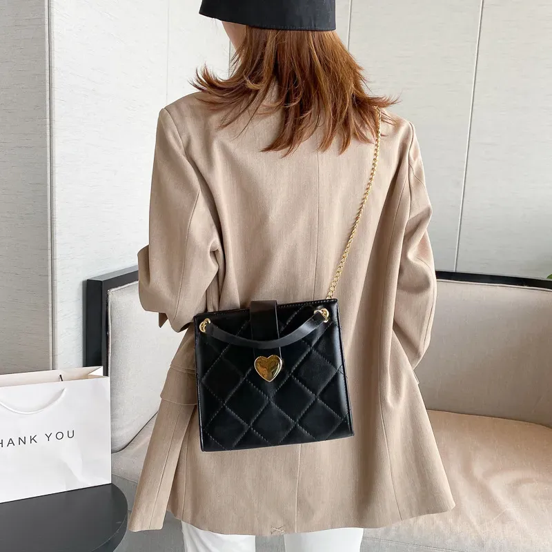Women Fashion Heart Buckle Design Solid Color PU Shoulder Bag - Image 3