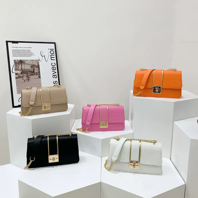 Women Fashion Simple Chain Stone Pattern Commuter Shoulder Bag - Image 4