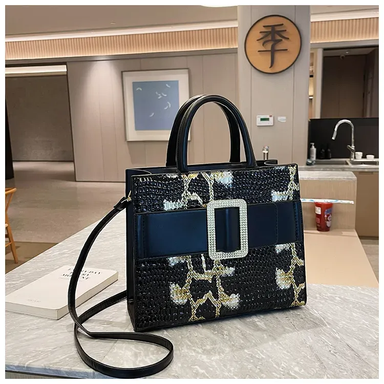 Women Retro Fashion Crocodile Print Large Capacity Handle Shoulder Bag - Image 6