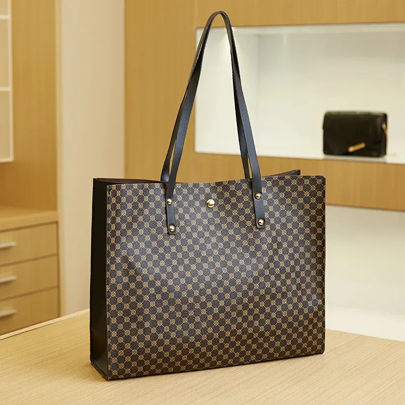 Women Fashionable Simple Crocodile Print Large Capacity Square Tote Bag - Image 10