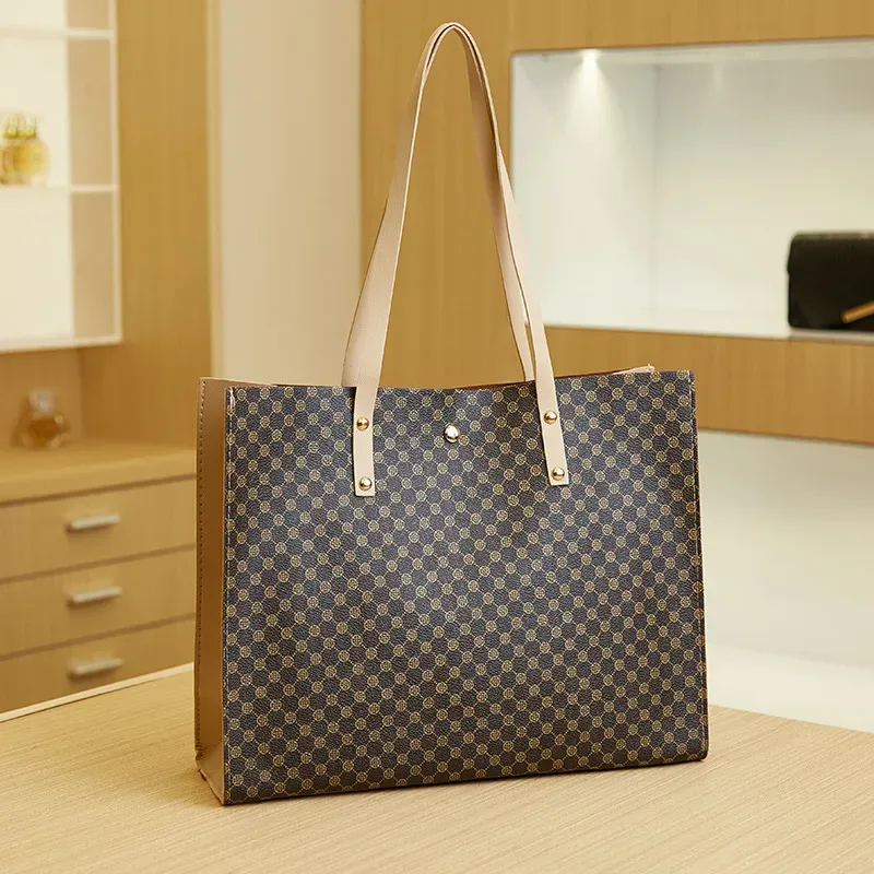 Women Fashionable Simple Crocodile Print Large Capacity Square Tote Bag - Image 11