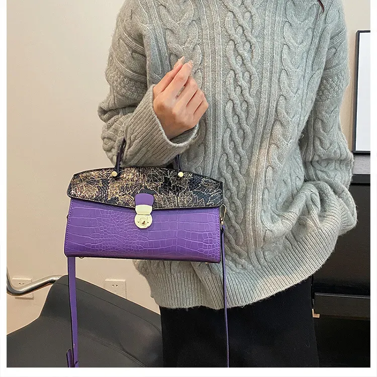 Women Fashion Colorblock Crocodile-Print Clamshell Crossbody Bag - Image 4