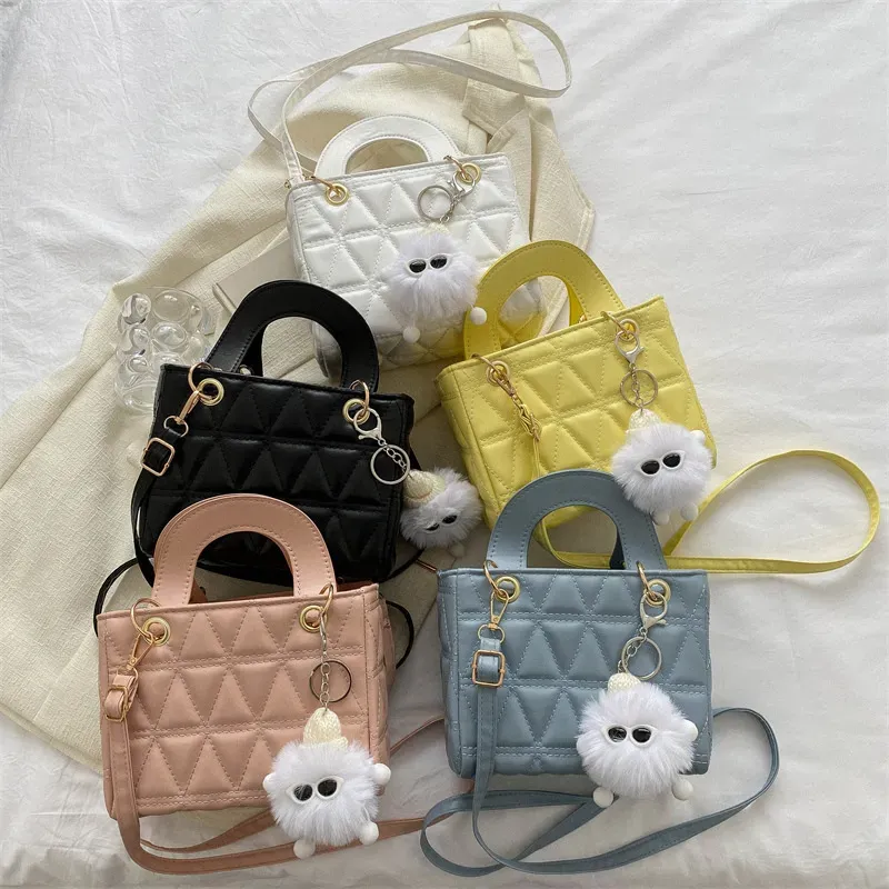 Women'S Fashion Solid Color Rhomboid Handbag - Image 4