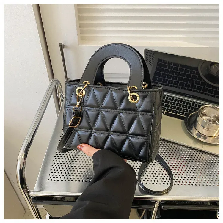 Women'S Fashion Solid Color Rhomboid Handbag - Image 12