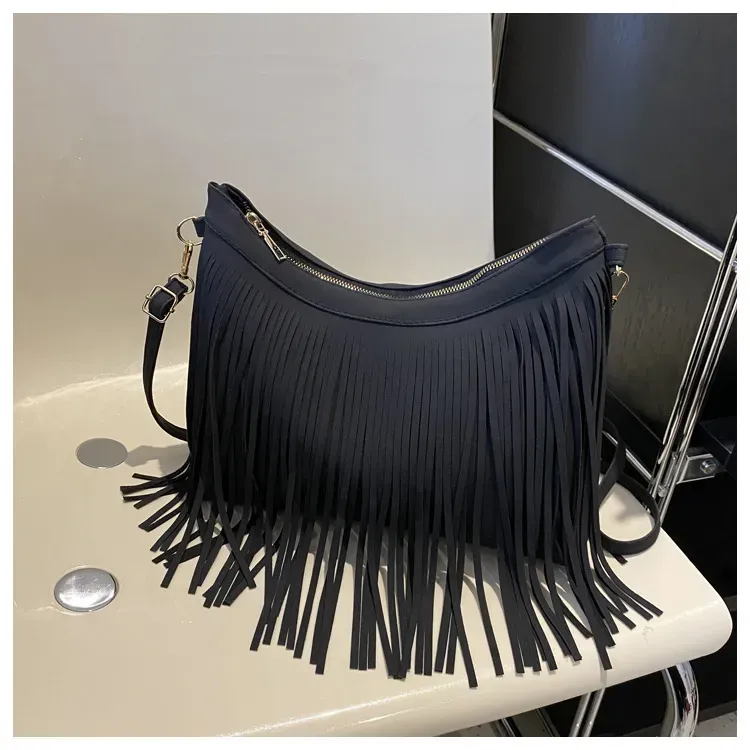Women'S Fashionable Solid Color Tassel Large Capacity Shoulder Bag - Image 6