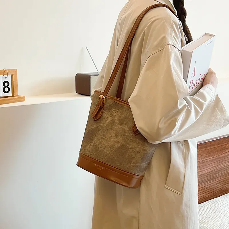 Women Retro Casual Large Capacity Bucket Shoulder Bag - Image 4