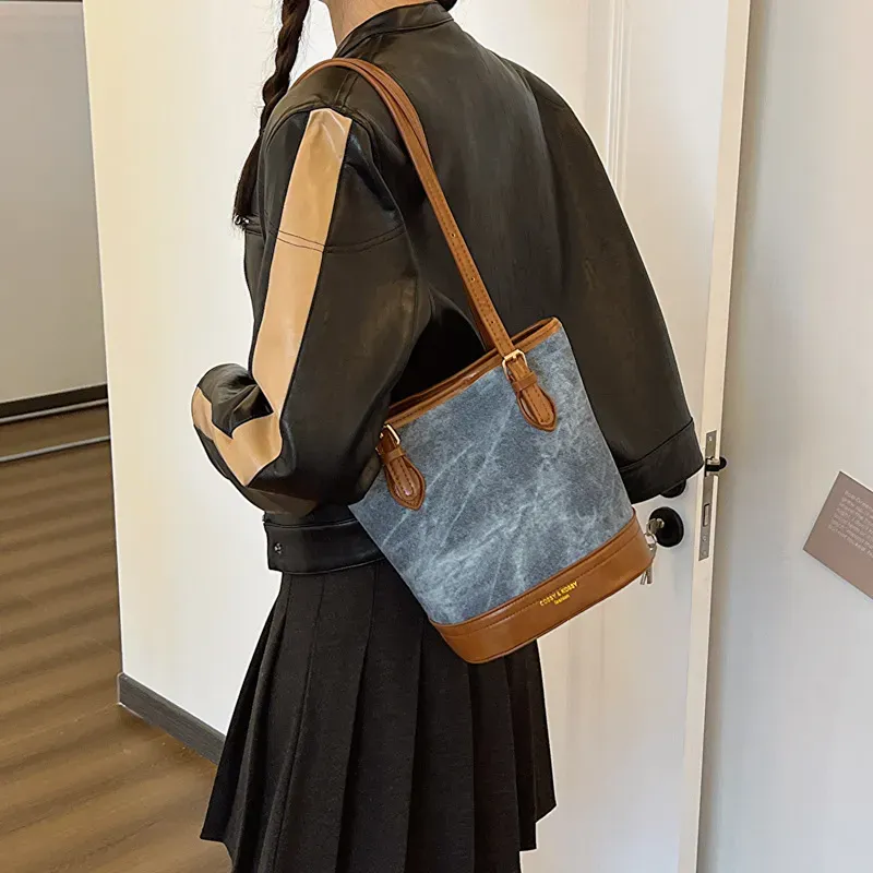 Women Retro Casual Large Capacity Bucket Shoulder Bag - Image 5