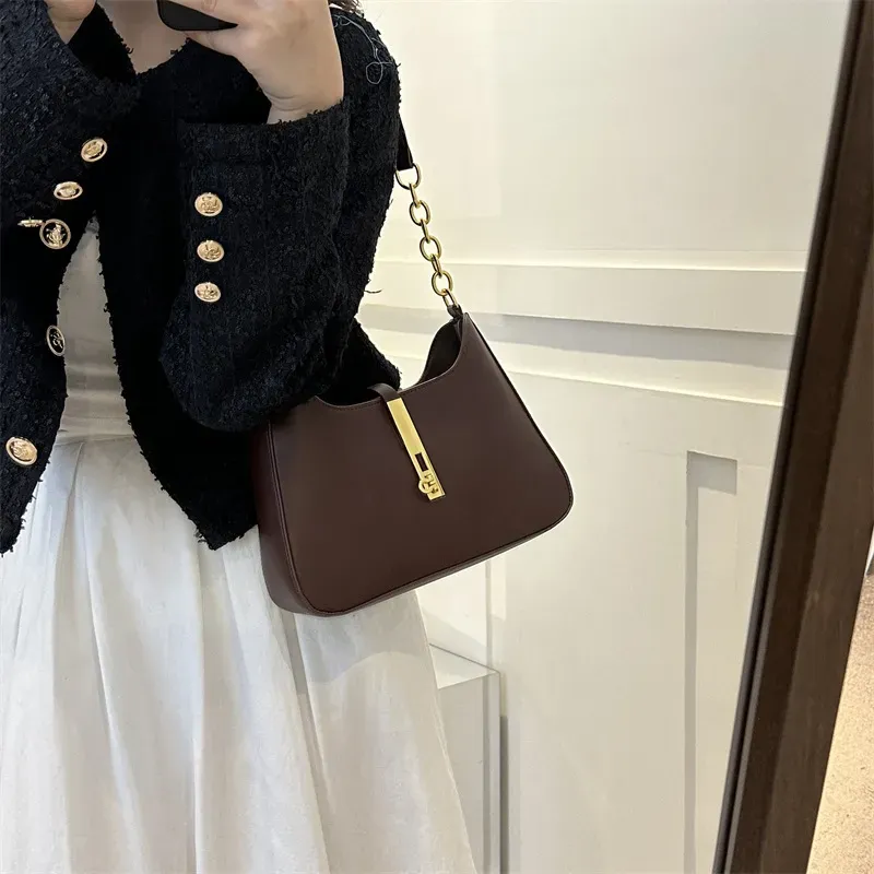 Women Fashionable Simple Solid Color Square Chain Stitching Shoulder Bag - Image 4