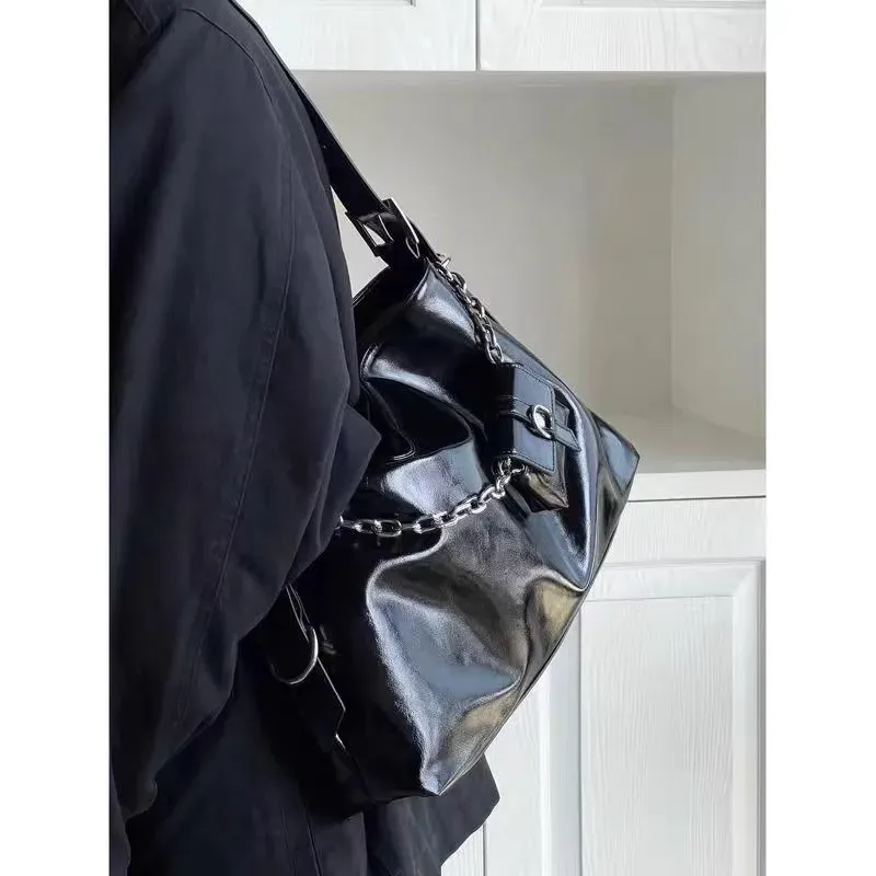 Women Simple Solid Color Large Capacity Shoulder Bag - Image 4