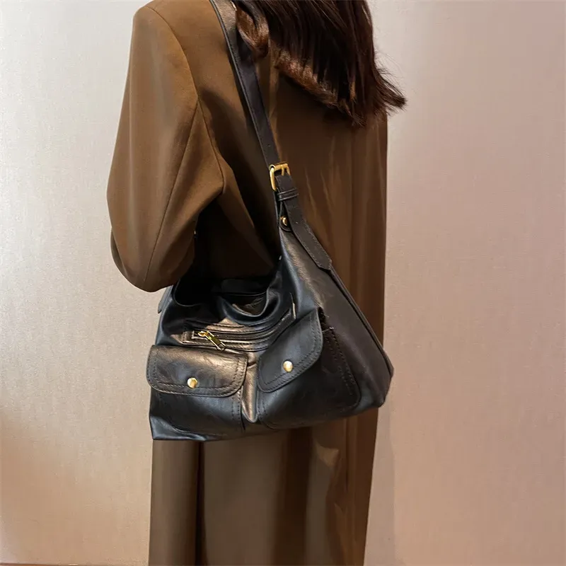 Women Retro Large Pocket Zipper Shoulder Bag