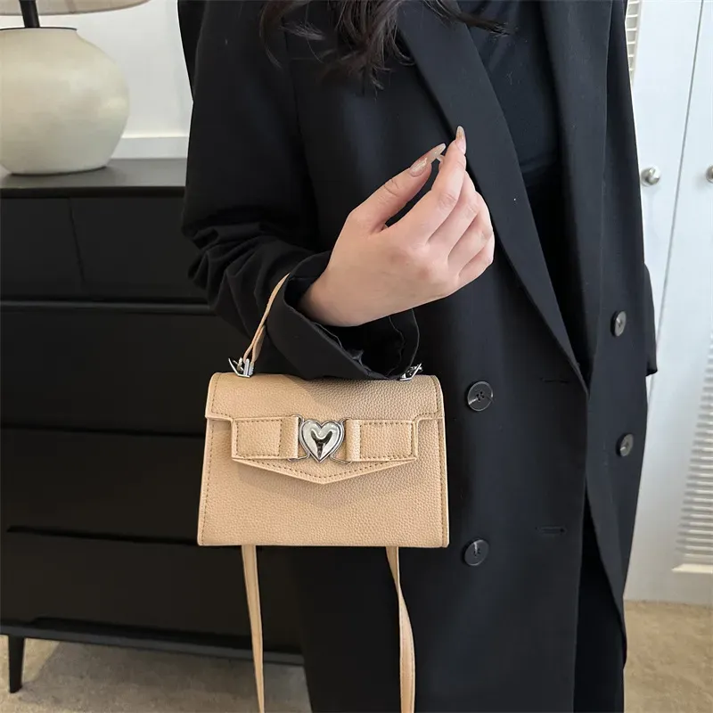 Women Simple Solid Color Heart-Shaped Buckle Square Handle Shoulder Bag - Image 3