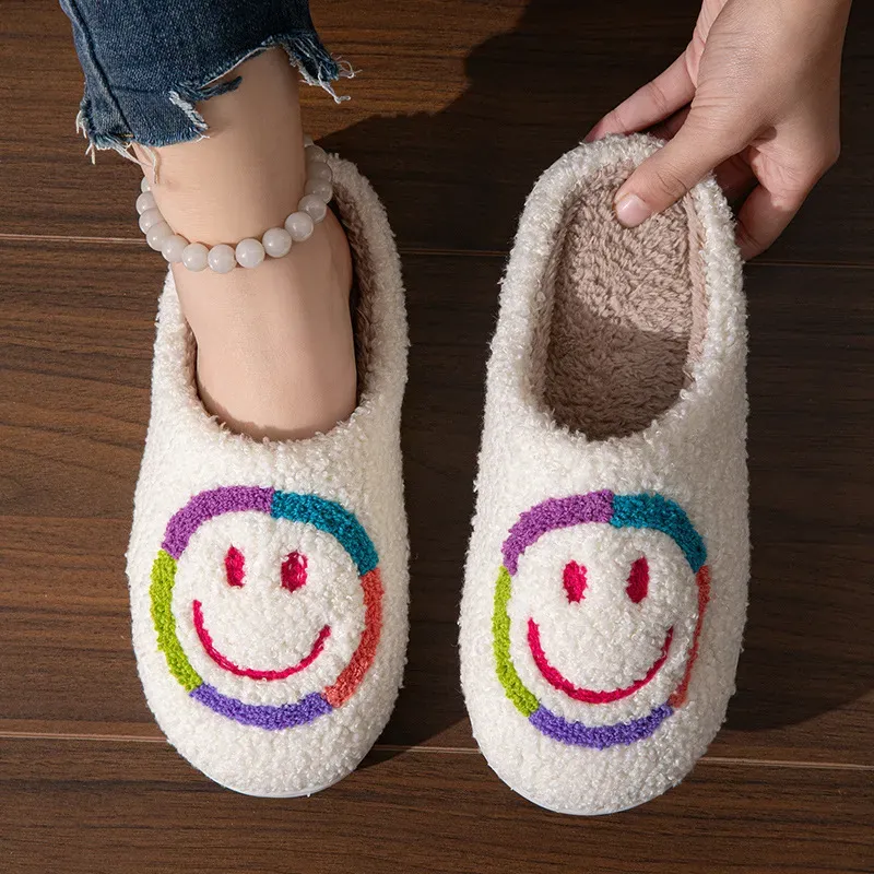 Autumn And Winter Fashion Smiley Cartoon Plush Slippers