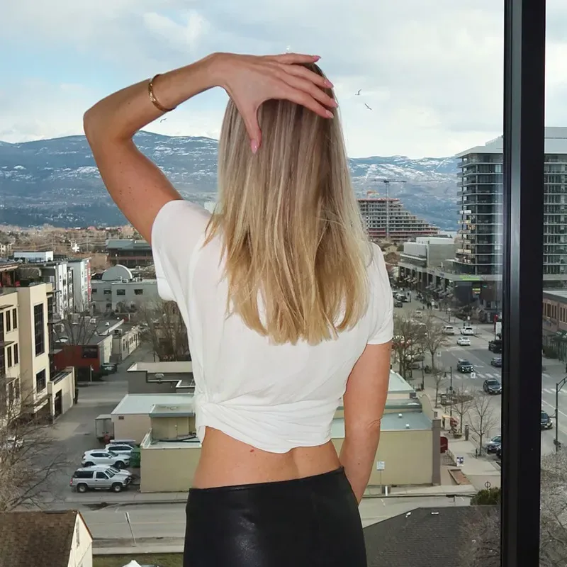 Women Fashion Sexy Solid Color Pleated Irregular Short-Sleeve Crop Top - Image 3