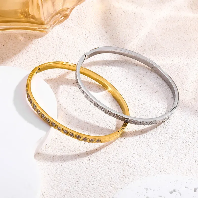 Wholesale Women Fashion Stainless Steel Inlaid Zircon Bracelet