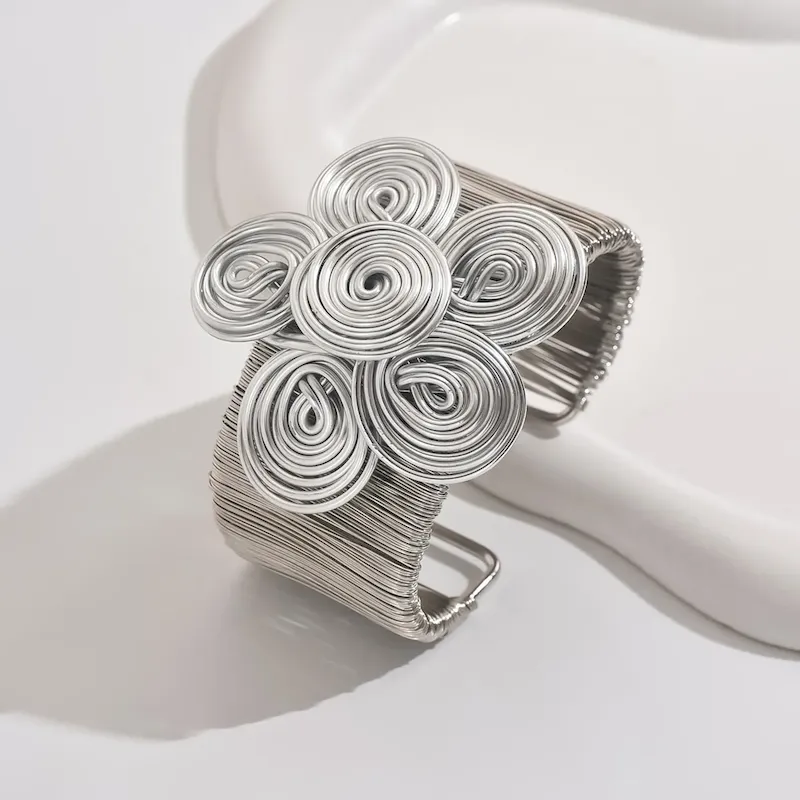 Wholesale Women Fashion Exaggerated Boho Floral Bracelet - Image 7